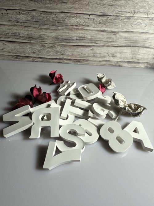 Buchstaben und Zahlen klein