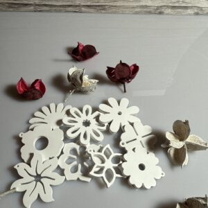 9 Blumen Anhänger